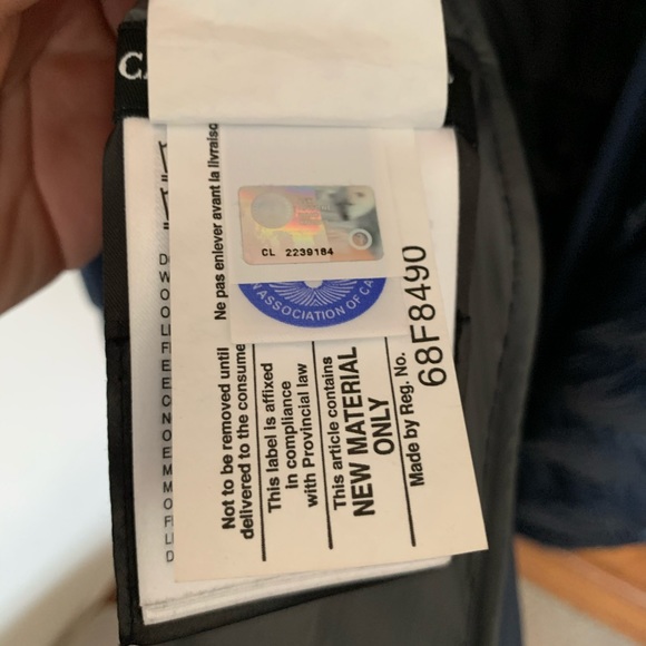 Canada goose women’s lightweight jacket - Picture 4 of 6